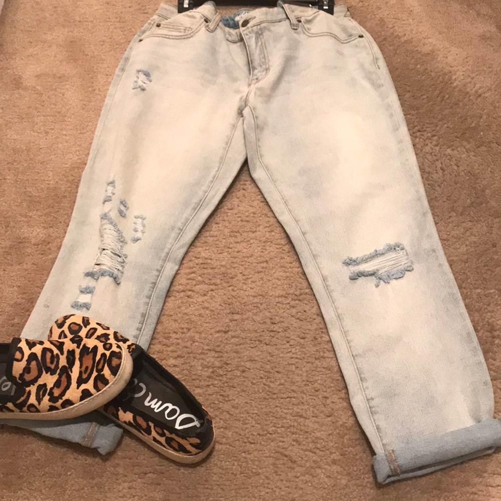 Distress 🖤 boyfriend jeans